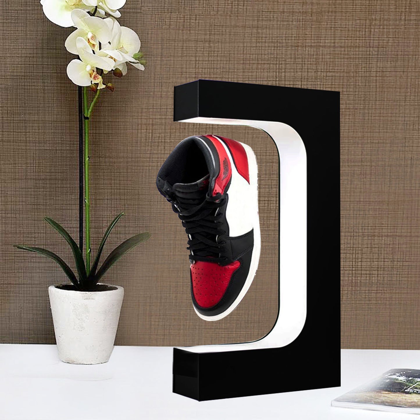 Présentoir à chaussures à lévitation magnétique réglable 360° 950g LED